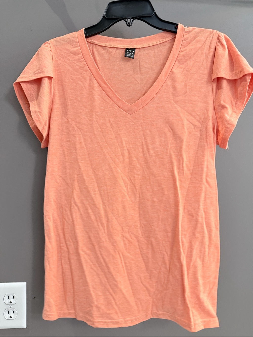 SHEIN Peach V-Neck Short Sleeve Tee